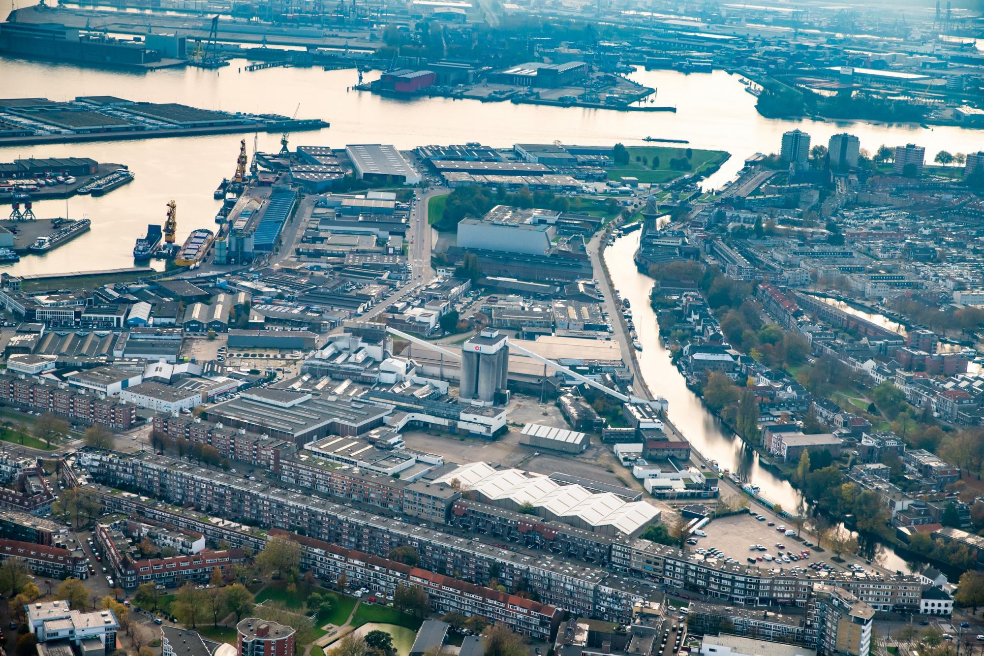 Luchtfoto van Nieuw-Mathenesse