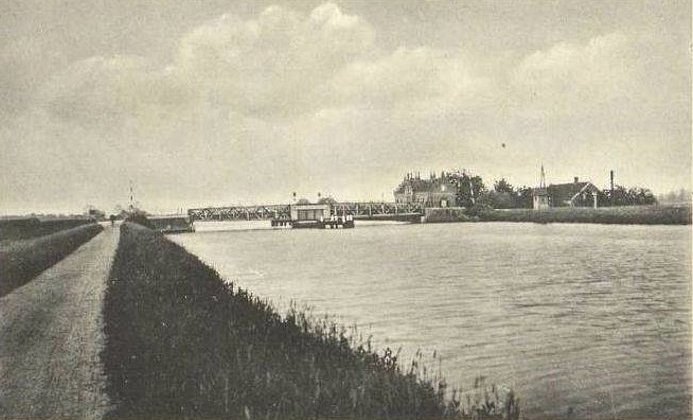 Het Merwedekanaal bij Meerkerk.