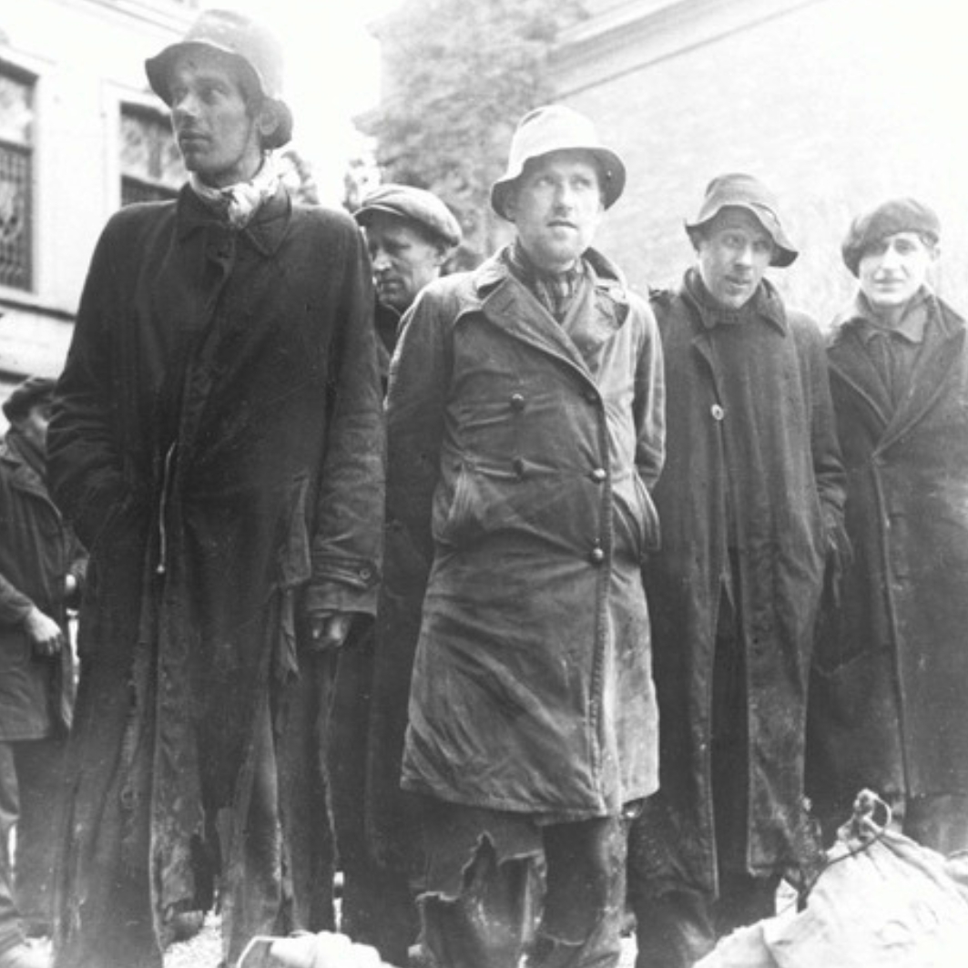 Gerepatrieerden in mei 1945 bij het St. Lucas Gesticht in Venlo.