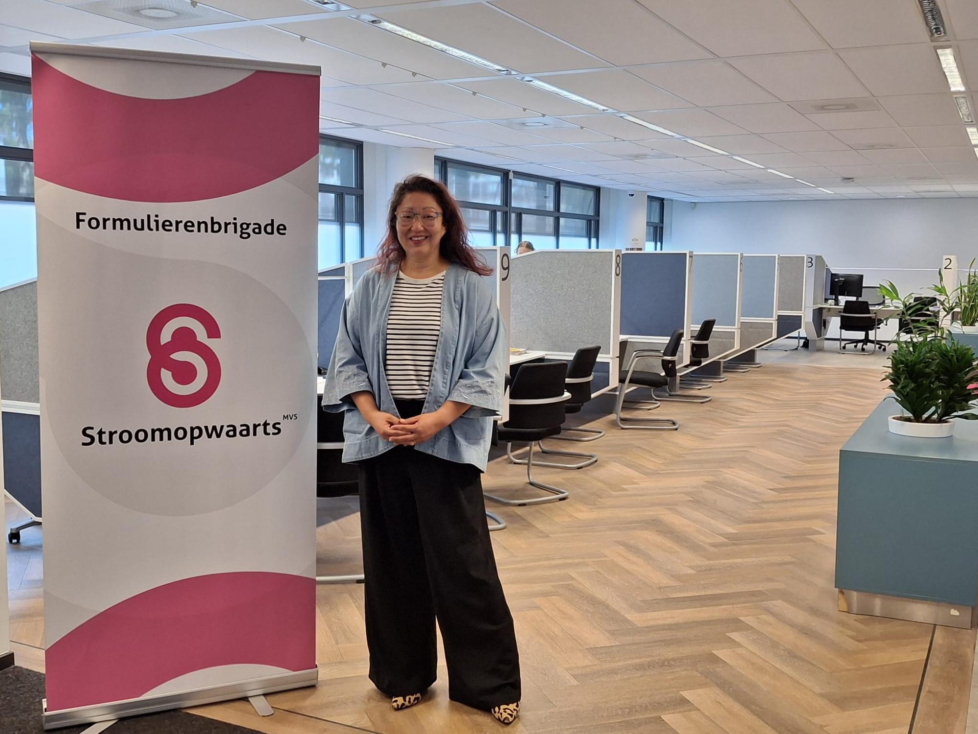 Wethouder Sun van Dijk op bezoek bij de Formulierenbrigade